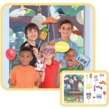 Alternative view of Bluey Decoration - Scene Setter Wall Decorating Set with Props