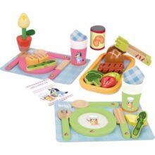 Bluey Wooden Dine with Bluey Play Set
