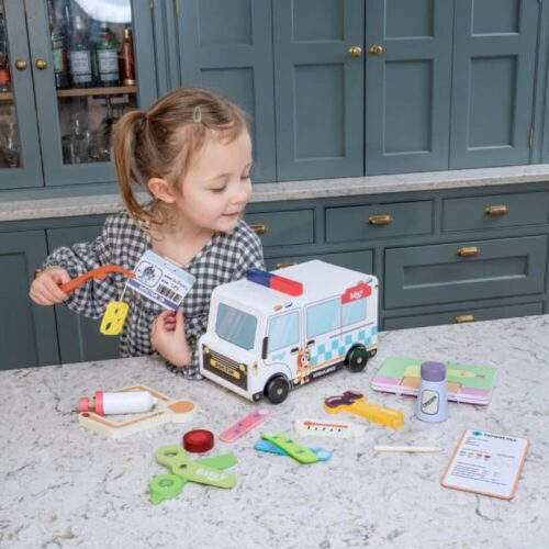 Bluey wooden Vehicle - Doctors Vehicle - Image 2