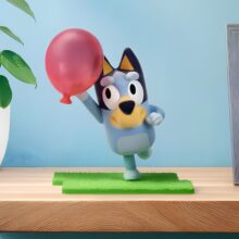 Alternative view of Bluey Studio Collection S15 Figure Keepy Uppy Bluey